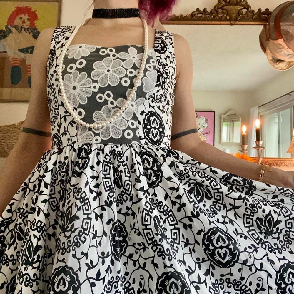 no tag lace satin and tulle dress / size s/m